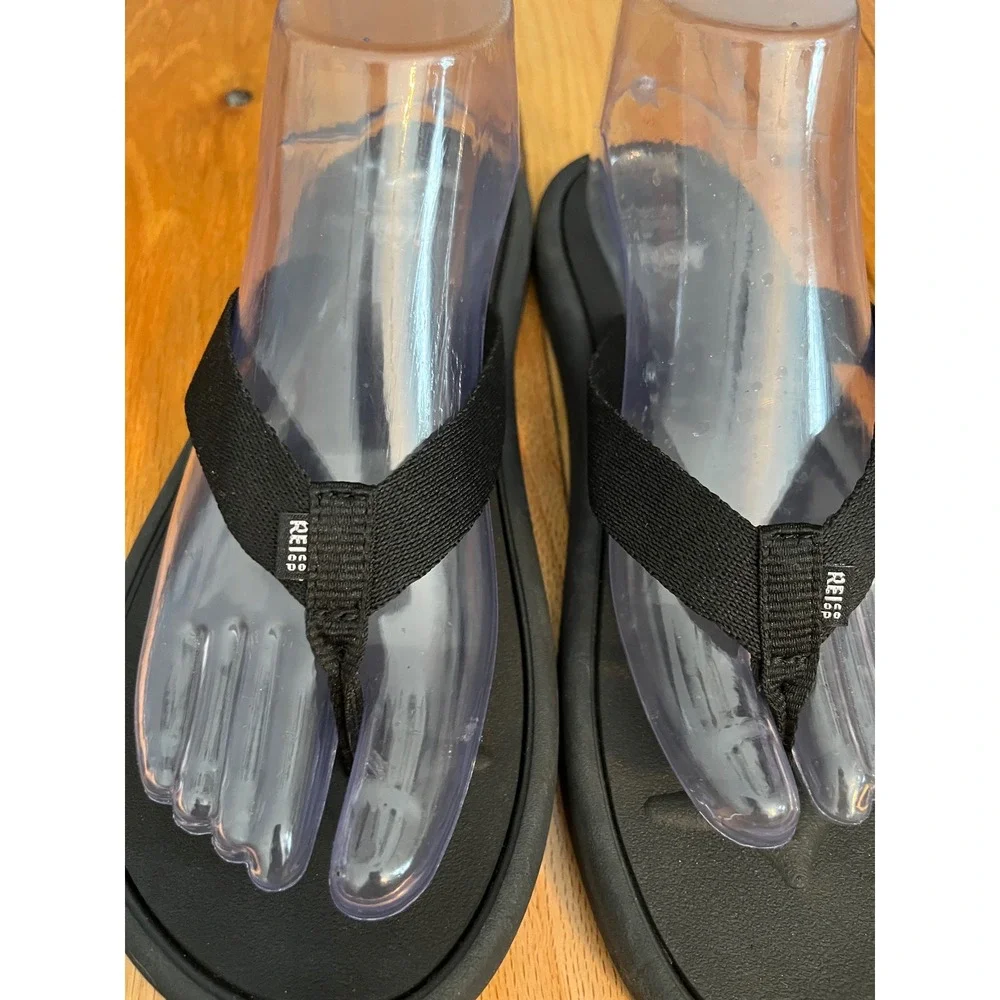 REI Co-op Flip Flops Black Size M7/W8 Summer Slip Ons
